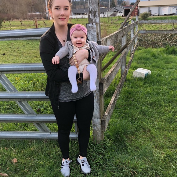 Meet your Posher, Tia - Picture 6 of 7